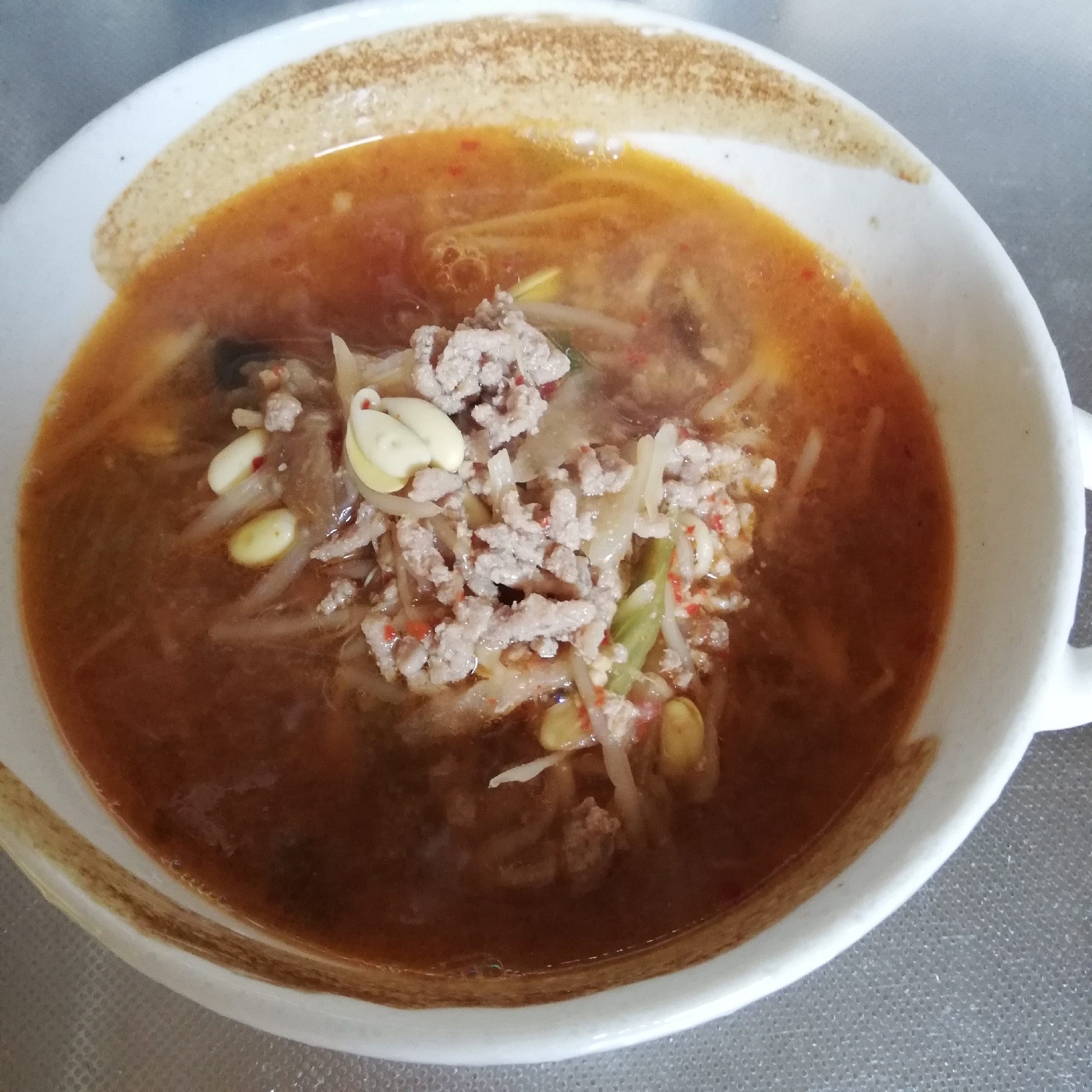ひき肉と豆もやしのピリ辛スープ