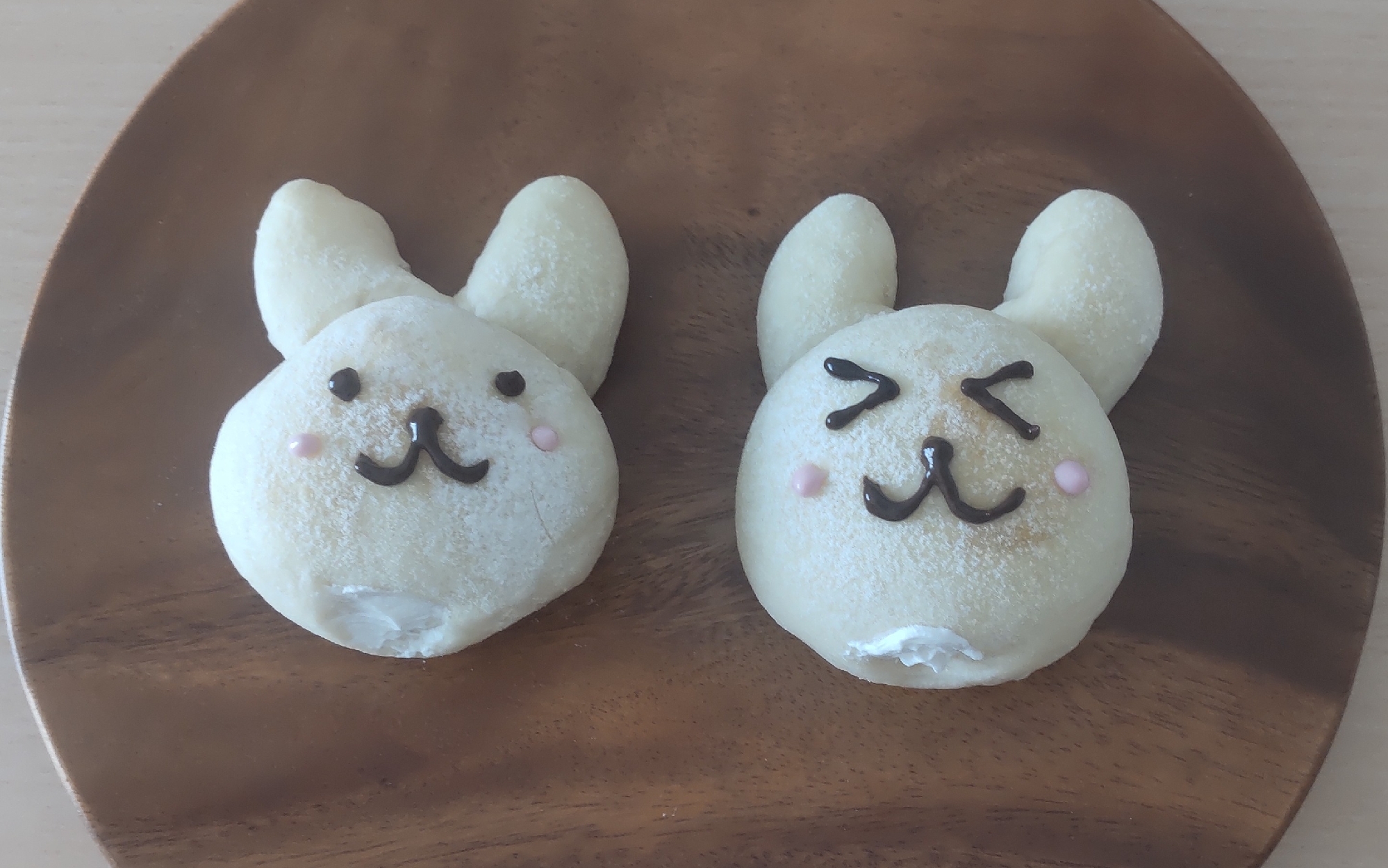 うさぎ年に⭐️もちもち生クリームあんパン