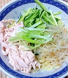 しっとり鶏ムネ肉と野菜の冷やし中華【夏グルメ】