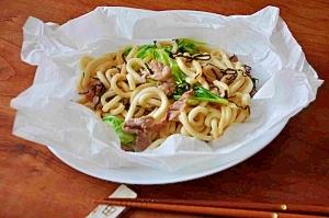 包んでチンだけ☆塩こんバター焼きうどん