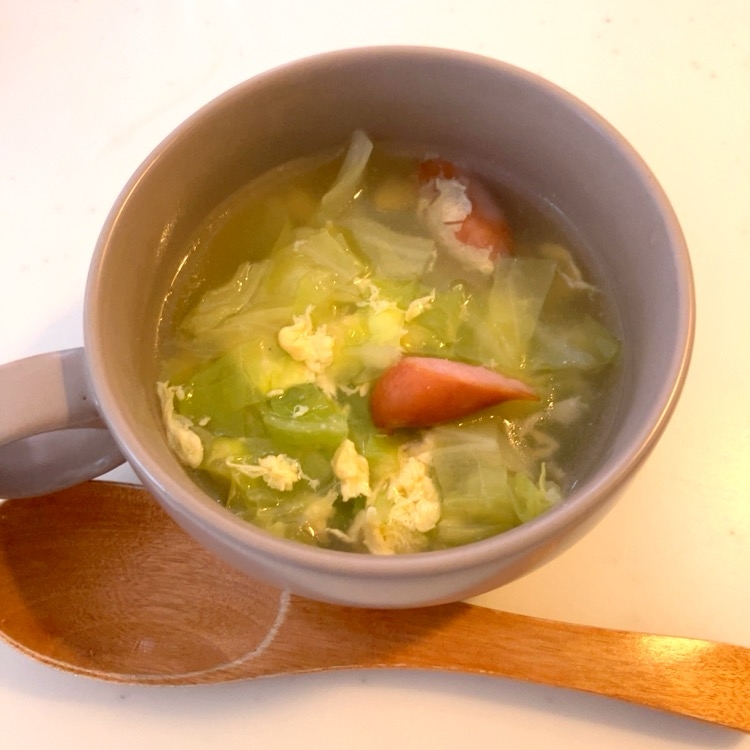 簡単！キャベツとウインナーのとろみ玉子スープ♪