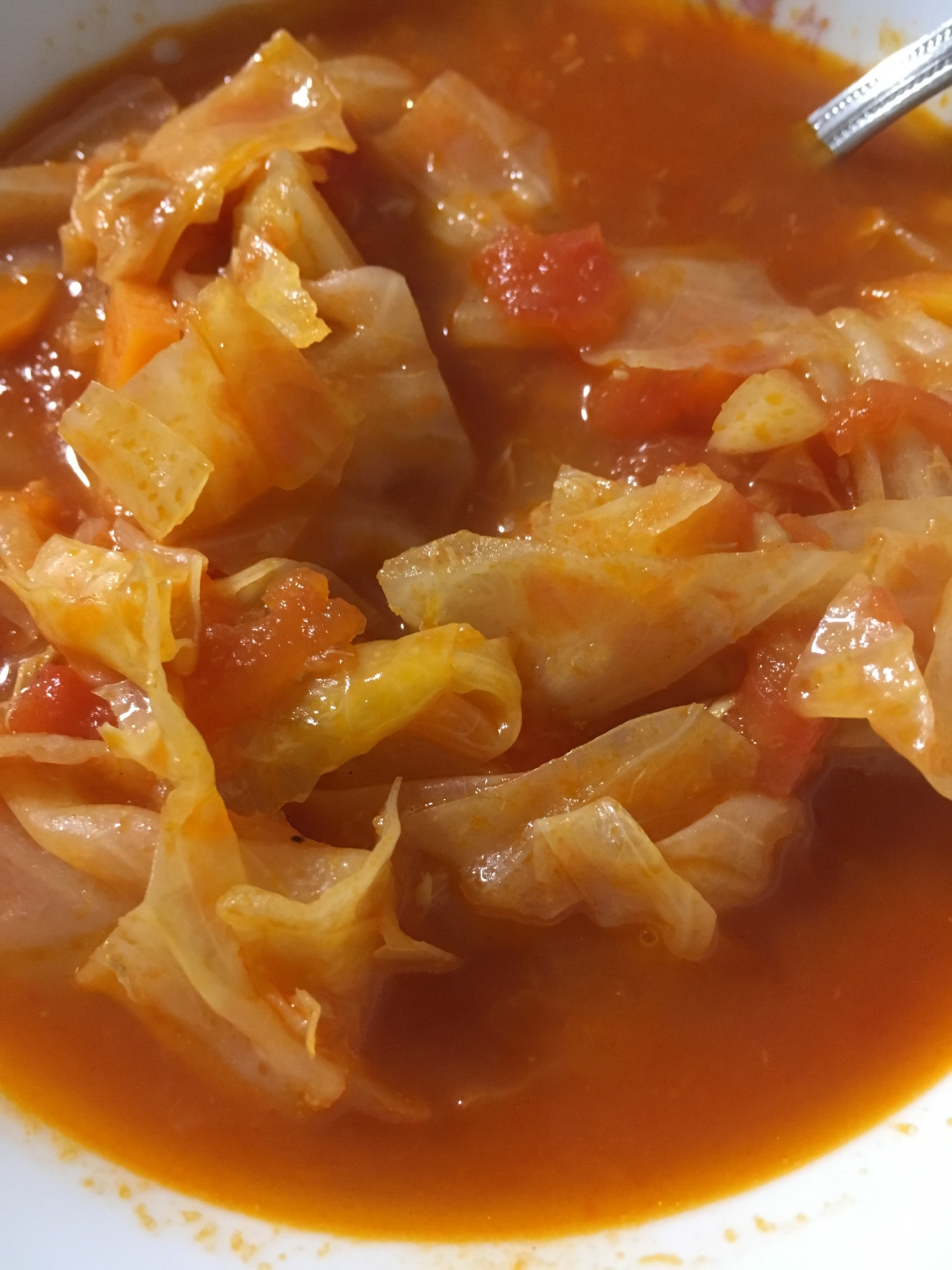 キャベツとツナのトマトスープ