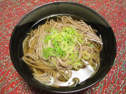 普段は市販のめんつゆを使うのですが、お蕎麦をシンプルに美味しく食べたくて作ってみました。
とても美味しかったです♪
手をかけると違いますね☆
ご馳走様でした。