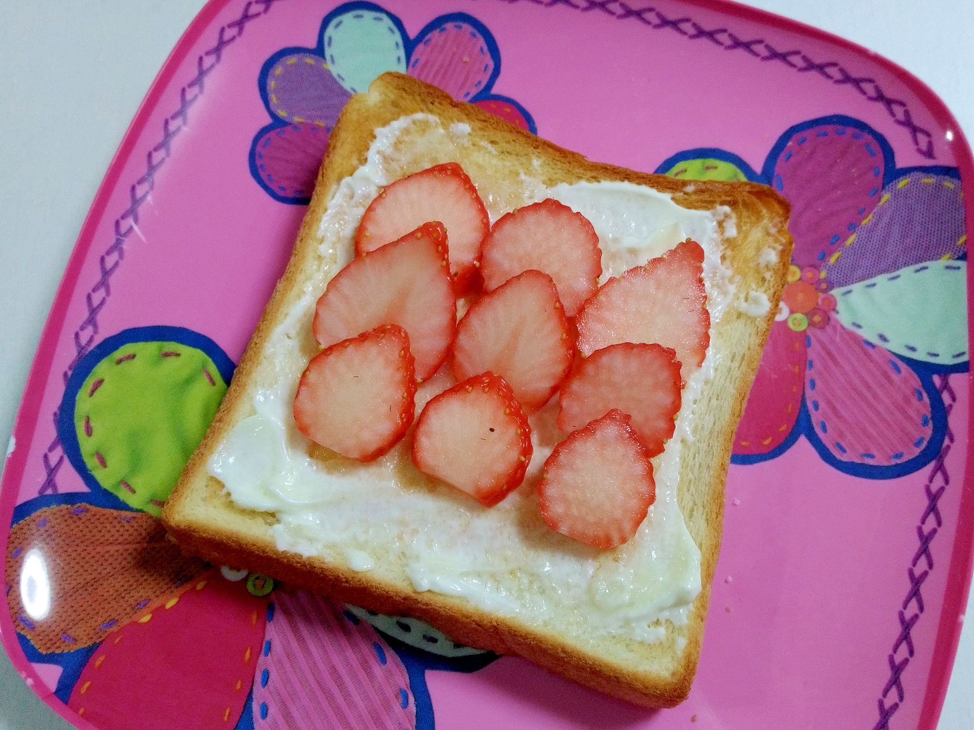 おやつトースト☆いちごクリームチーズトースト