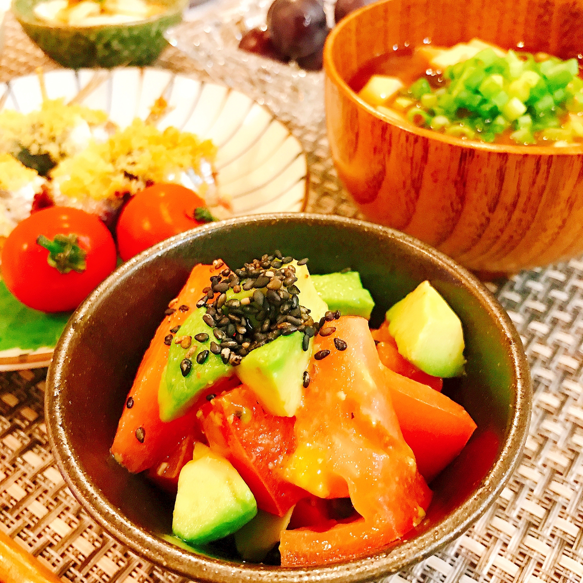 即席♪アボカドとトマトの胡麻油和え