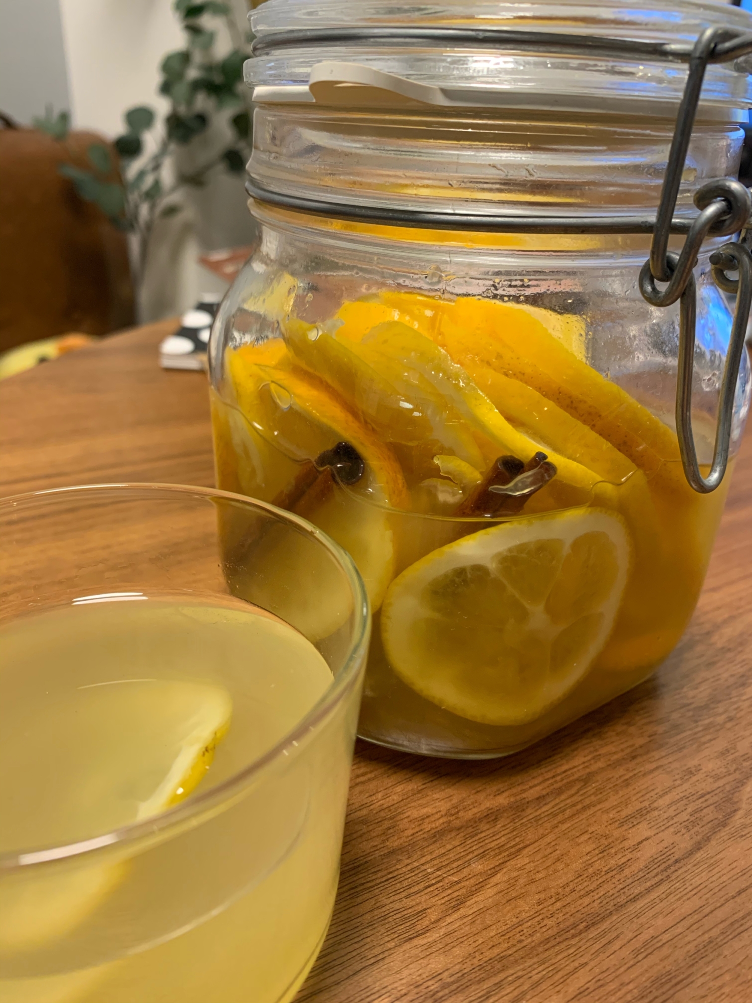 乾燥の時期に！自家製蜂蜜レモン
