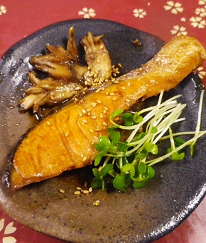 鮭マイタケの黒酢醤油