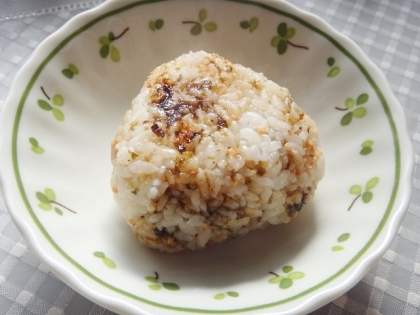 海苔の佃煮と鮭フレークのおにぎり