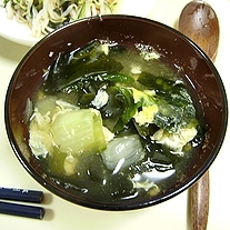 ふんわり卵と青梗菜わかめの和風スープ