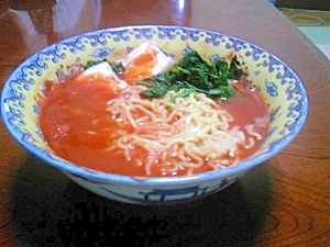 ホウレン草とタマゴのドラキュラ・チキンラーメン