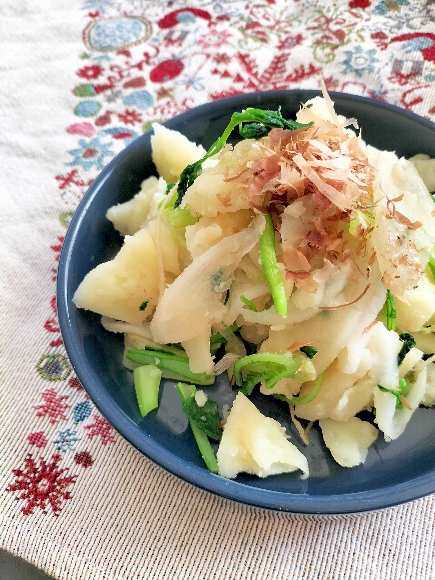 だしたっぷり♡大人の七草ポテサラ