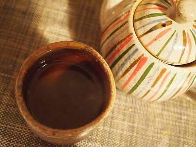 熱中症対策で塩分補給って聞くけど、私は塩緑茶飲みまくってるからこれ以上は塩分補給しなくても夏を乗り切れそうだよ（笑）糖分もたっぷりとってるけどね（苦所）