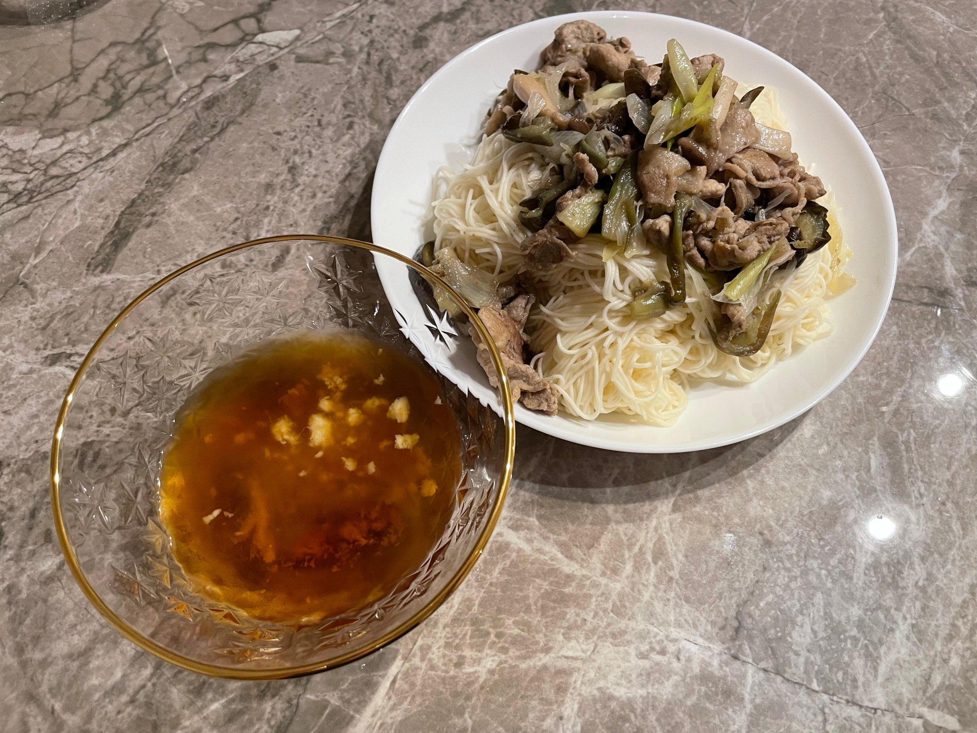 茄子と豚肉の冷製素麺