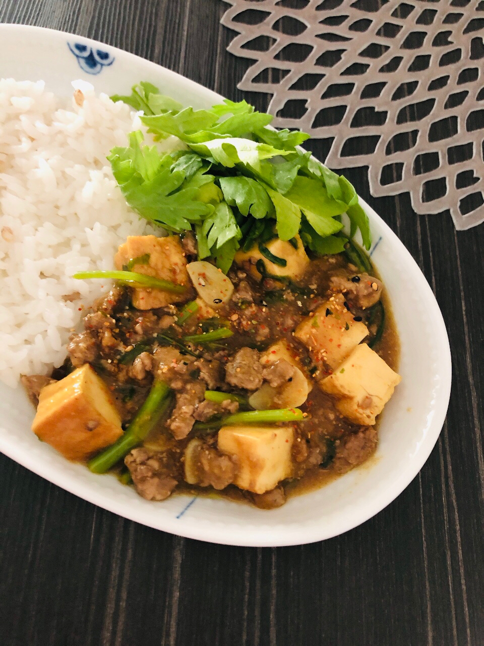 いわしのたたき身と厚揚げ、春菊のカレー