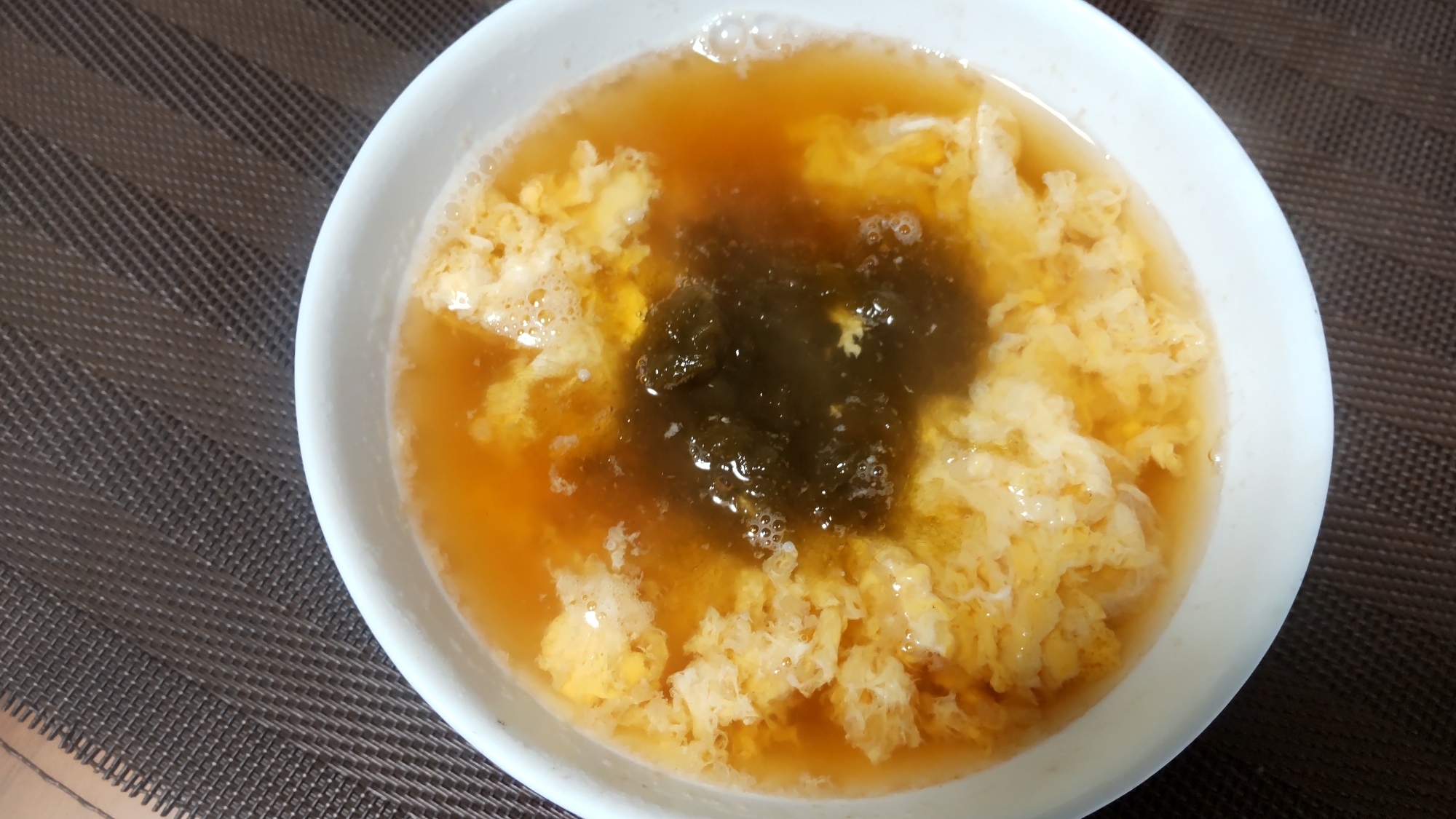 とろろ昆布のたまごスープ