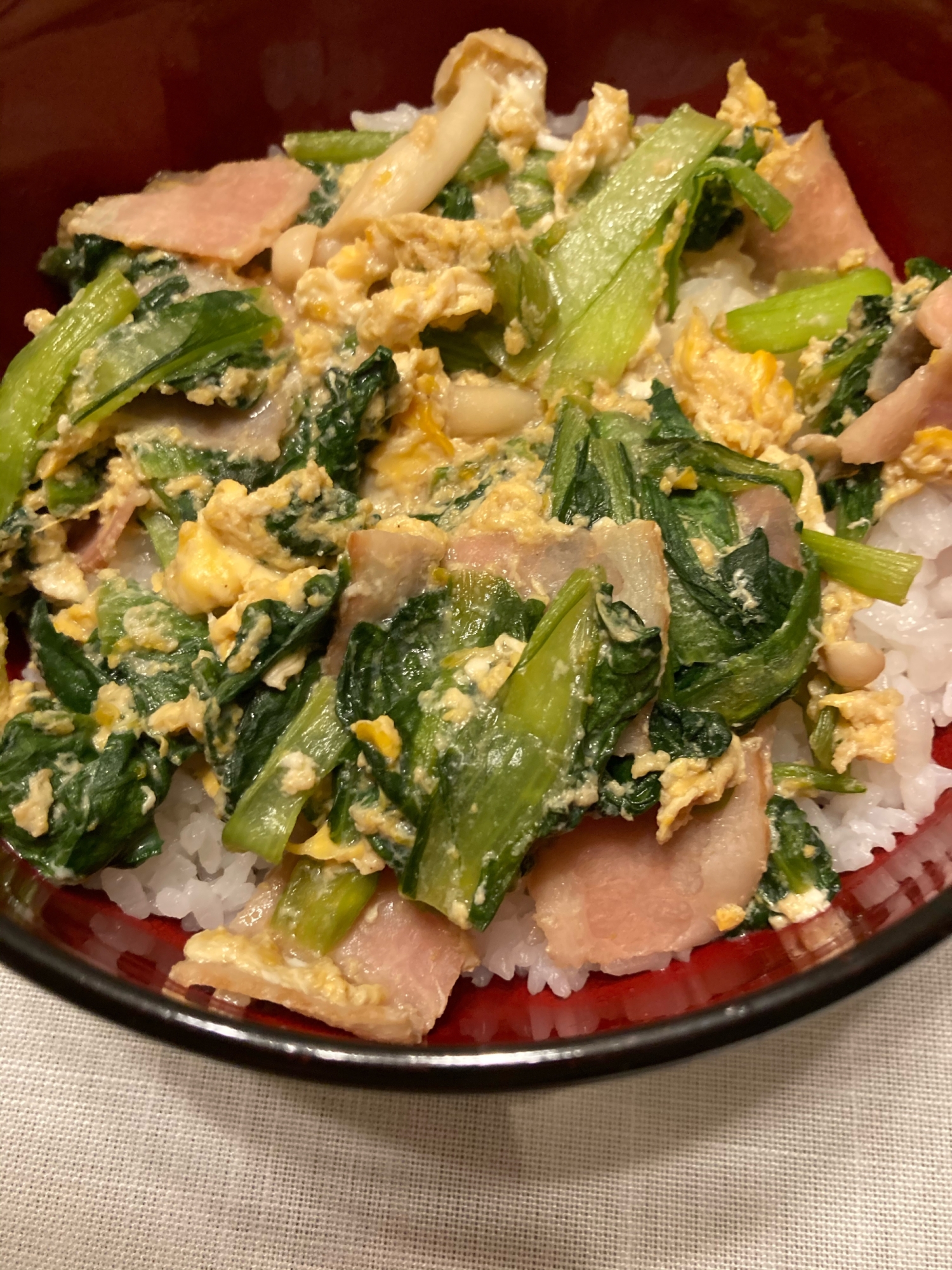 小松菜とベーコンの卵とじ丼 レシピ 作り方 By ズボラでもおいしいごはんが食べたい 楽天レシピ