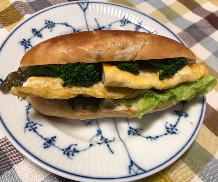 粉チーズオムレツサンド