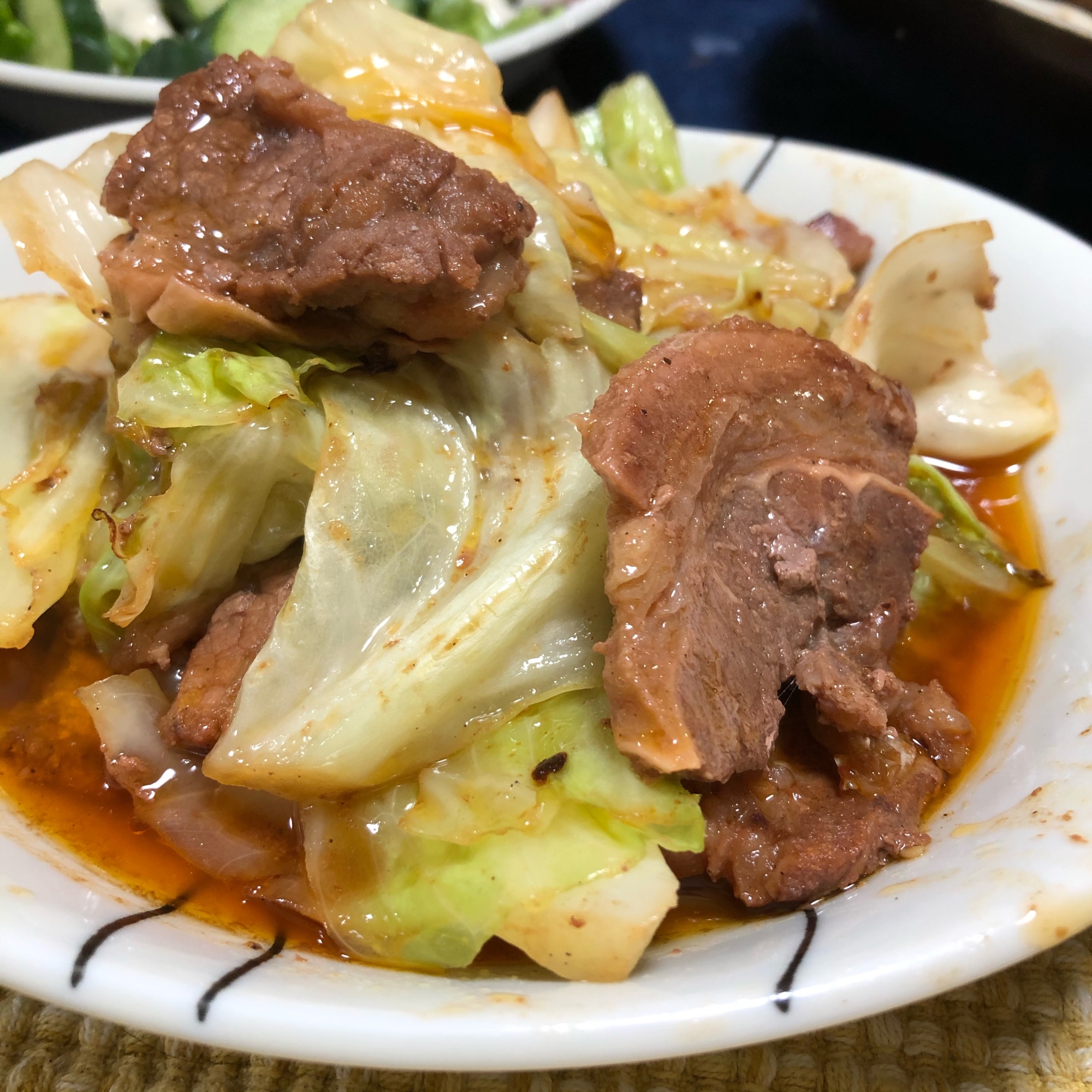 カルビ肉とキャベツの炒め物