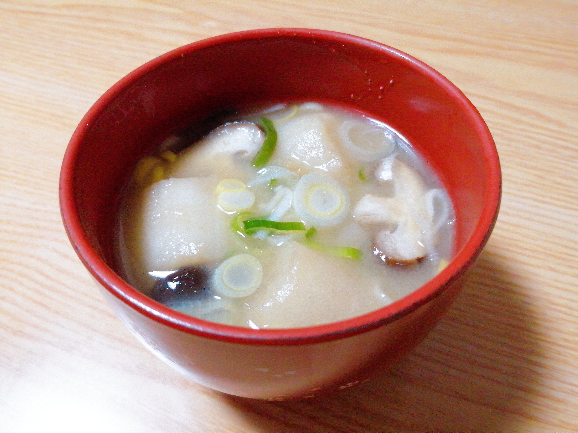 麩と椎茸とねぎの味噌汁