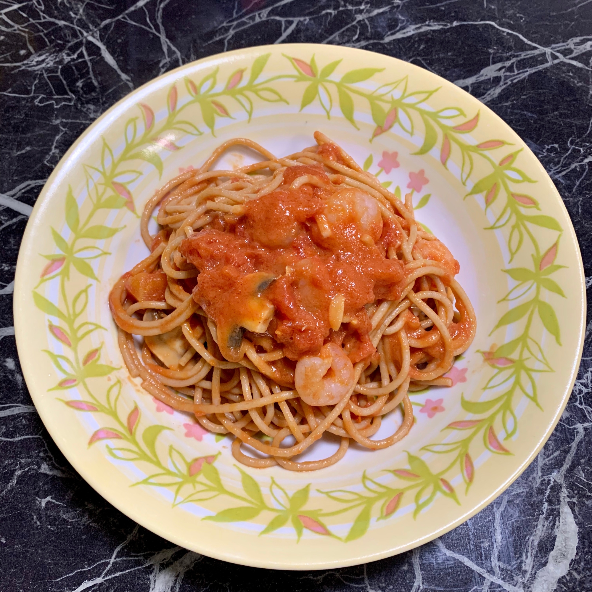 トマト缶で簡単♡トマトソースパスタ