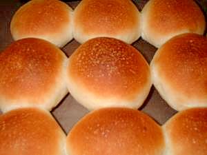 HB生地で☆簡単つなぎアンパン♪