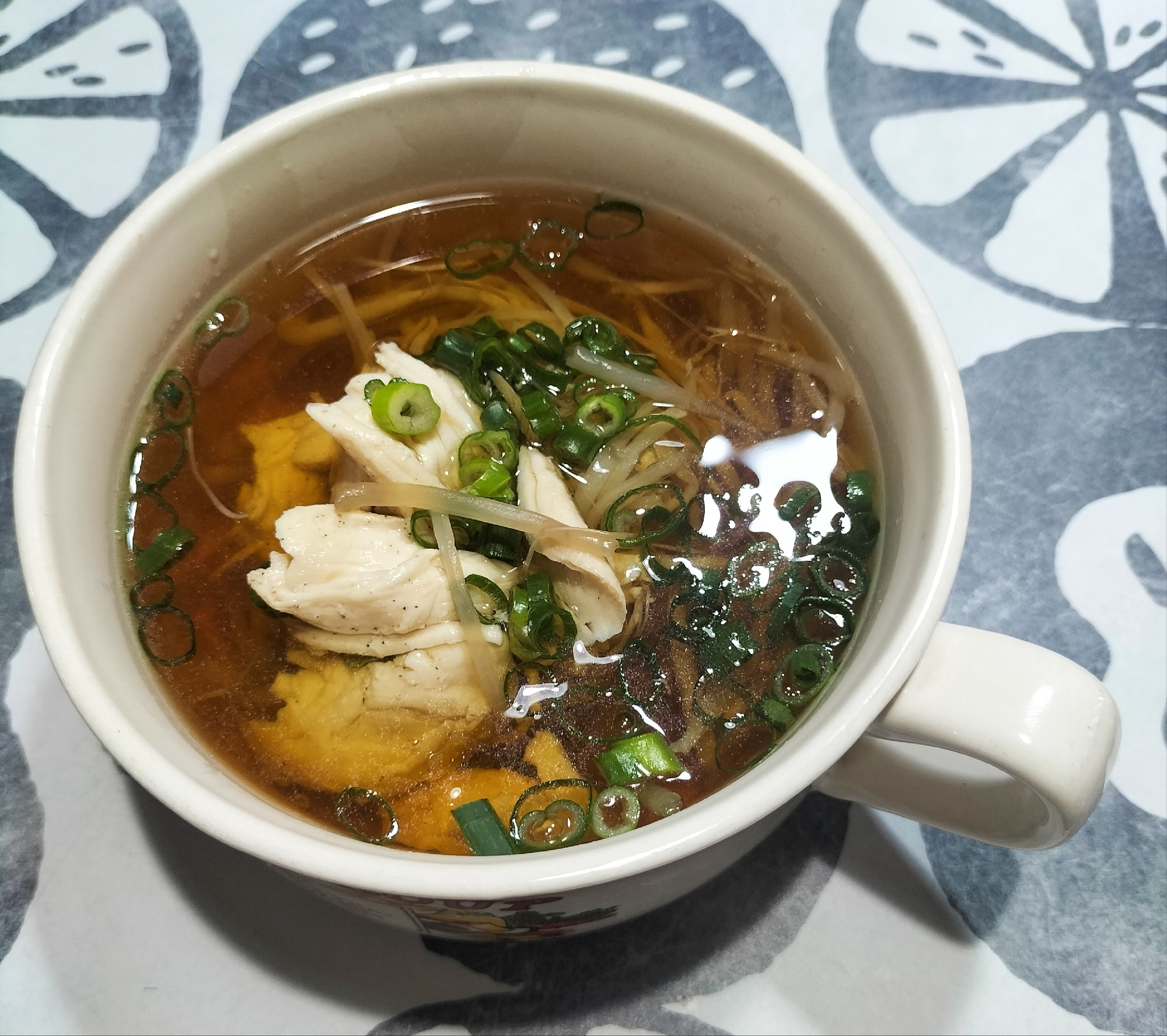 ささみともやしのナンプラースープ