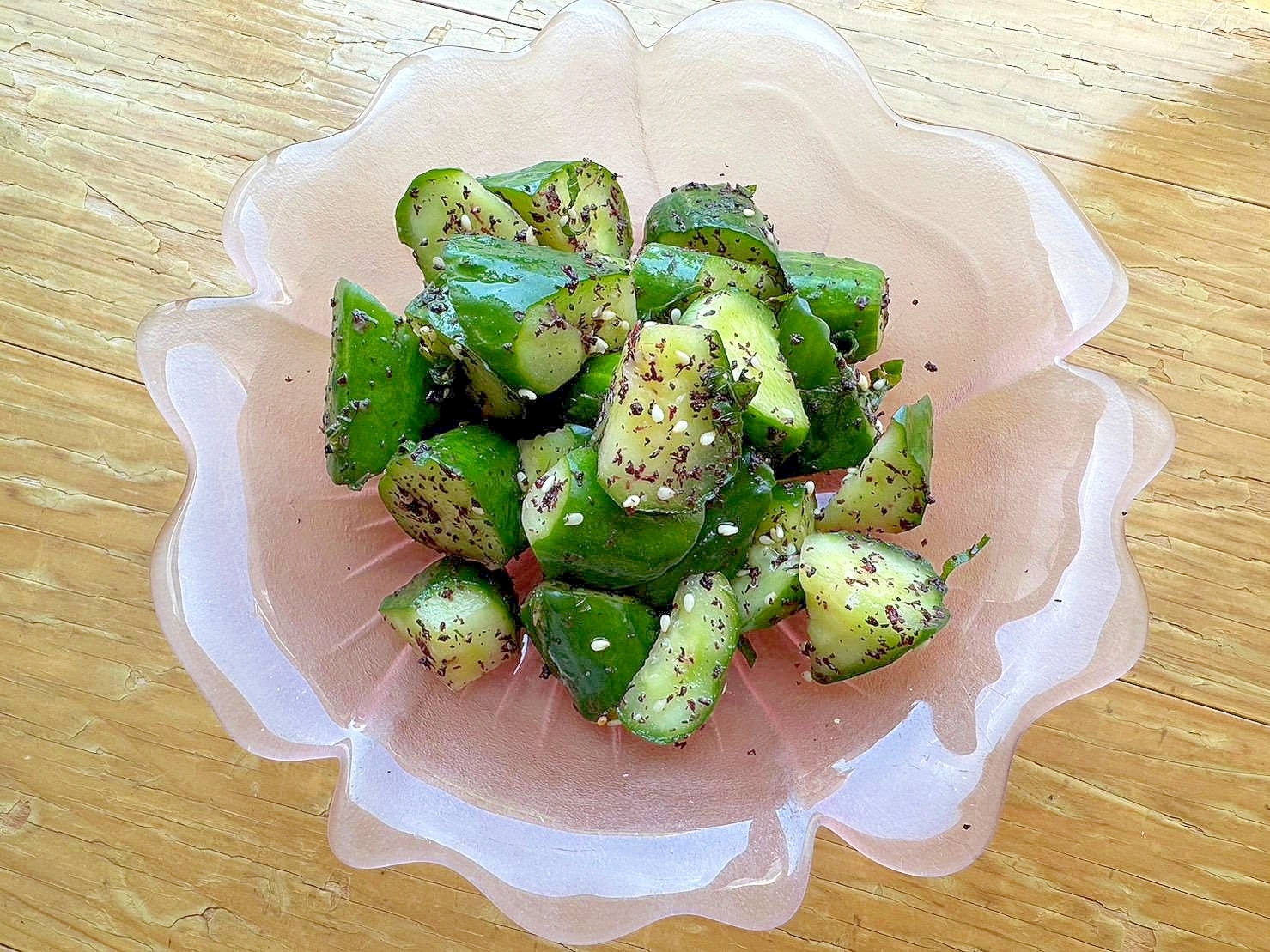 胡瓜の大量消費に!5分で完成!胡瓜のゆかり和え