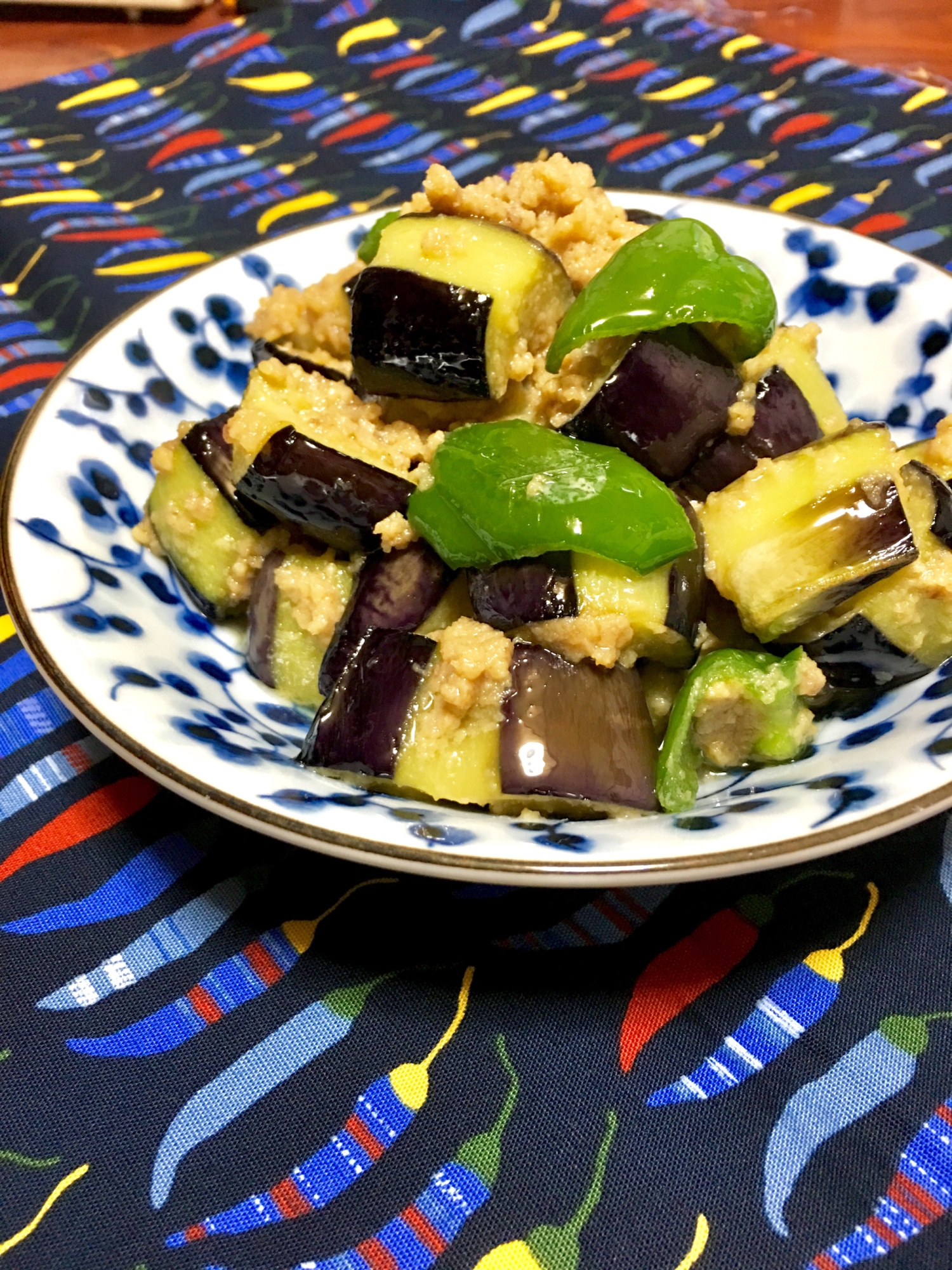 定食屋さんの味！茄子とピーマンの挽肉味噌炒め