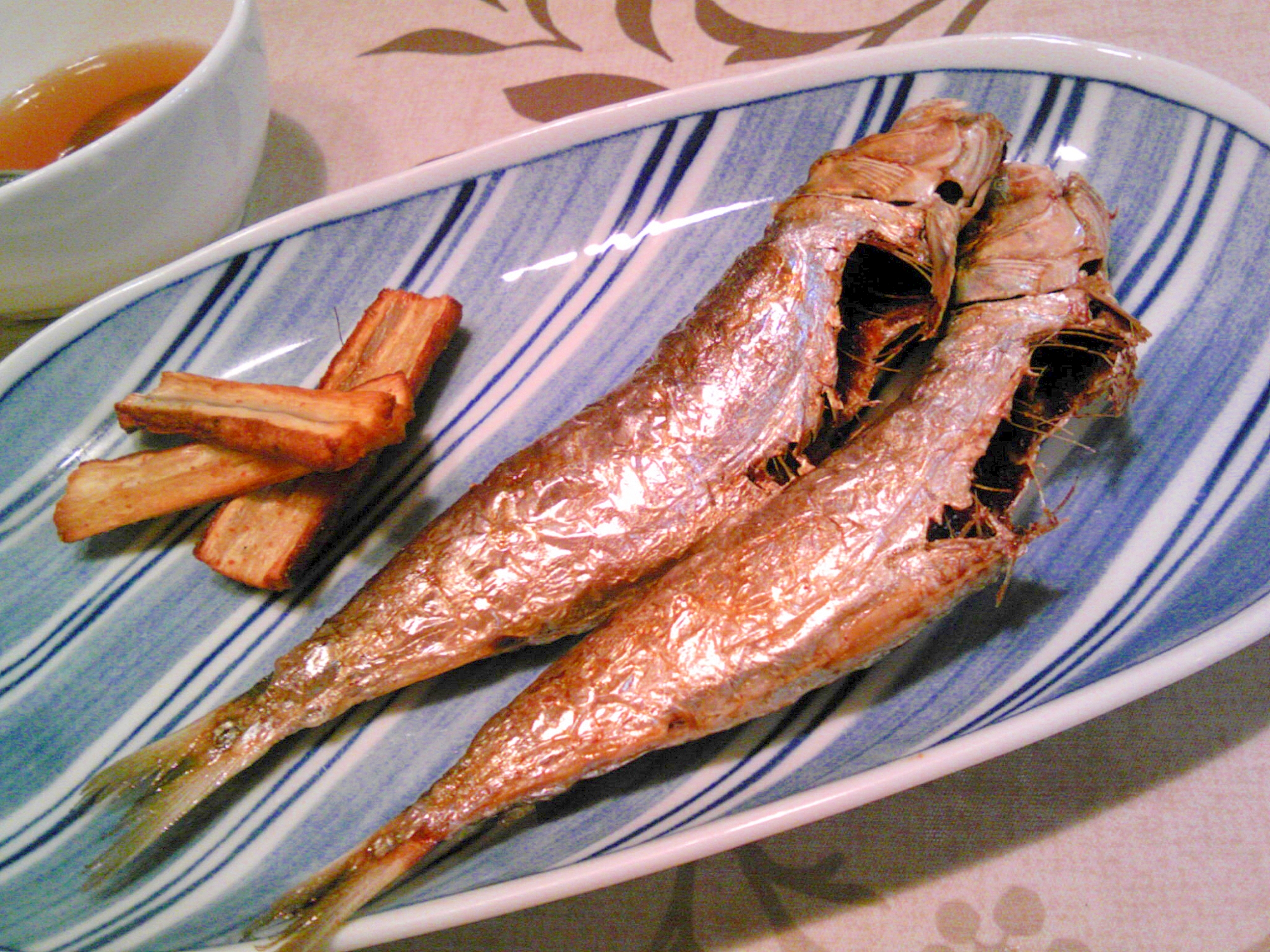 鰯丸干し・牛蒡の素揚げ