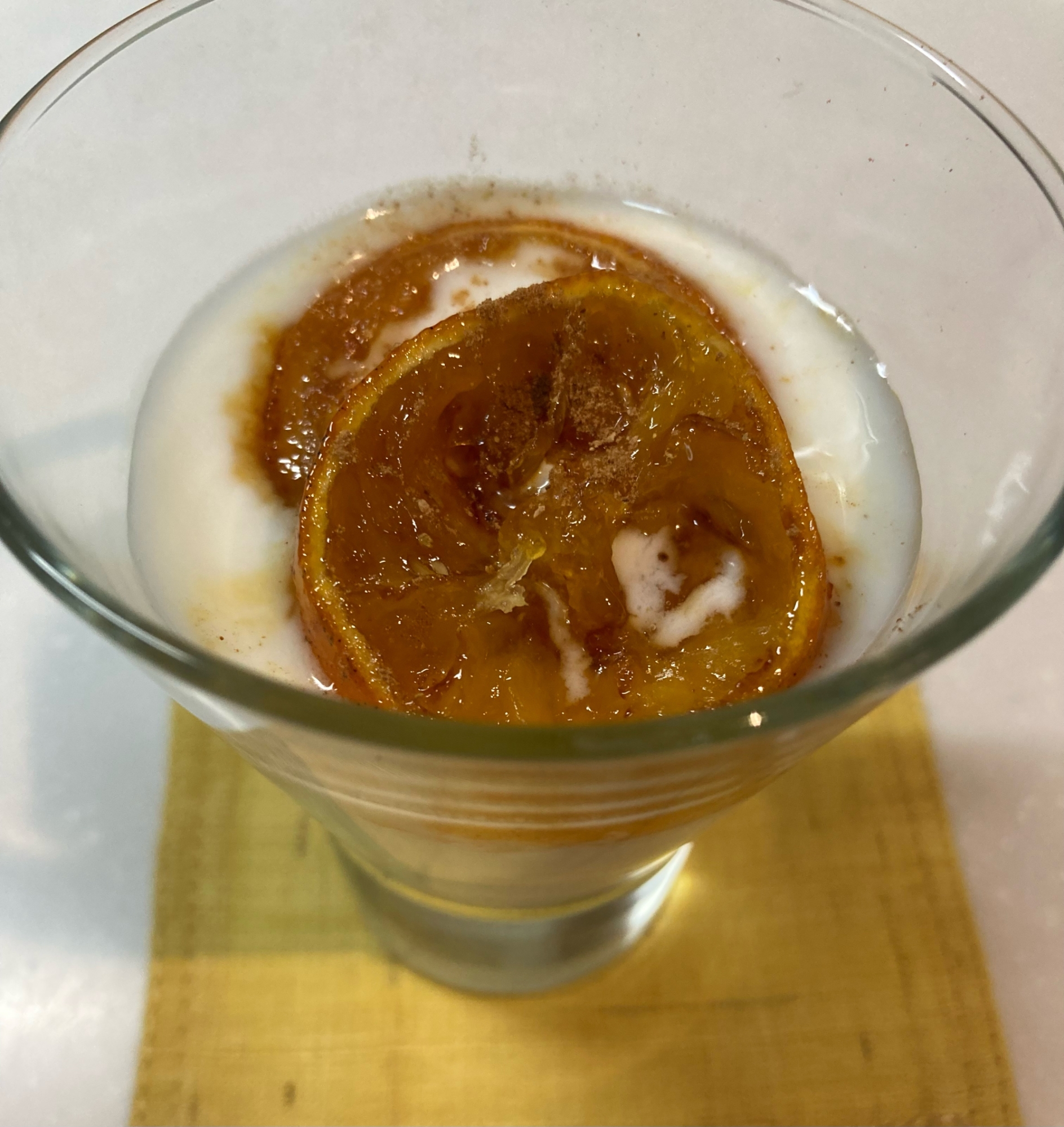 焼いた柚子のシロップ漬けで　ヨーグルトデザート