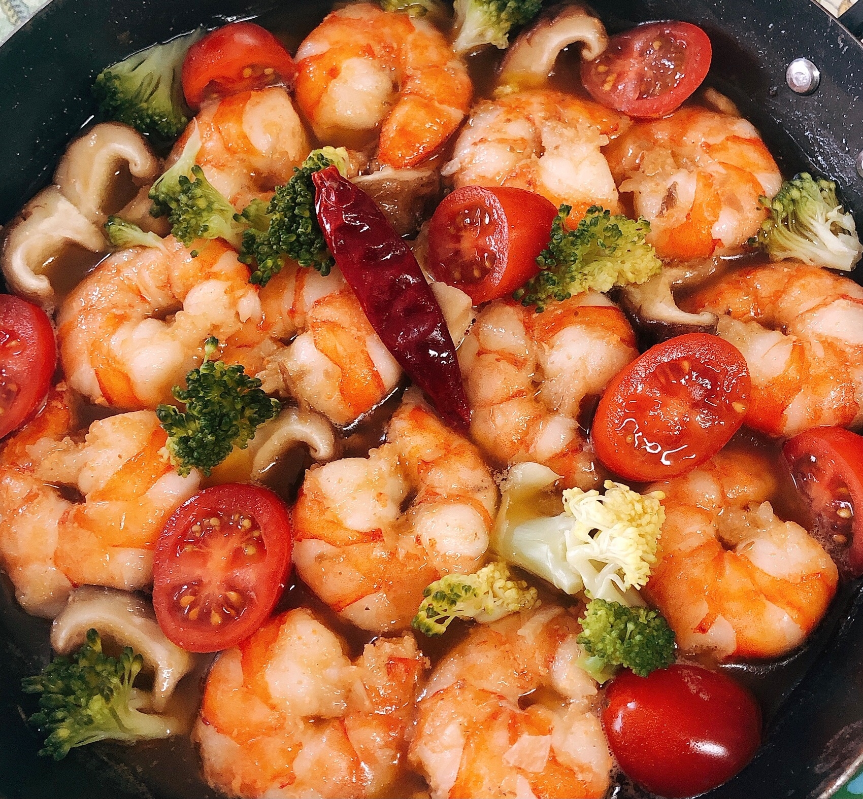 スキレットで作ろう 海老のアヒージョ レシピ 作り方 By Minami 家族ごはん 楽天レシピ スキレットで作ろう 海老のアヒージョ レシピ 作り方 By Minami 家族ごはん 楽天レシピ