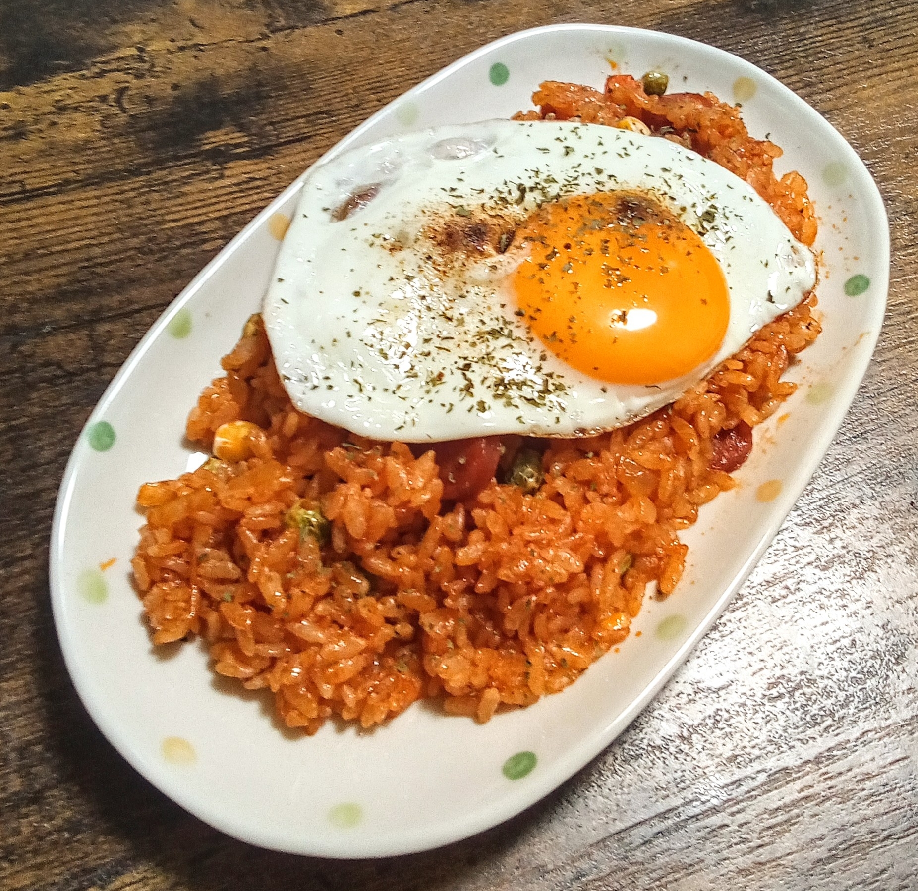 今日は、ケチャップライスと目玉焼き