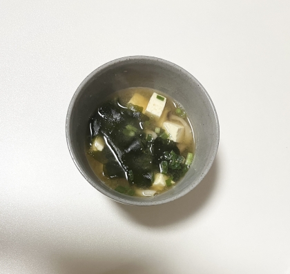 生わかめとねぎの味噌汁