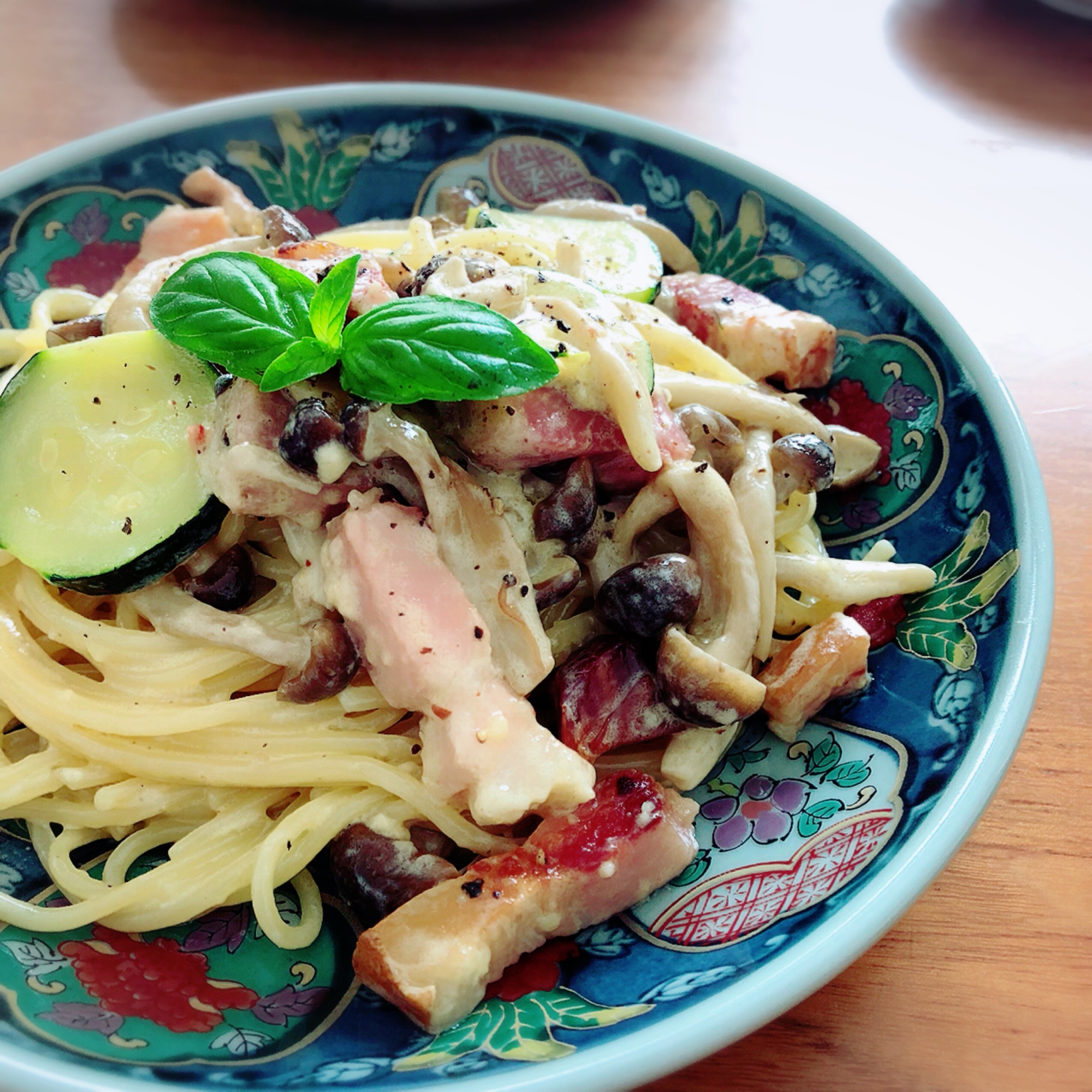 ベーコンときのこのクリームパスタ ニンニクなし レシピ 作り方 By ありす2015 楽天レシピ