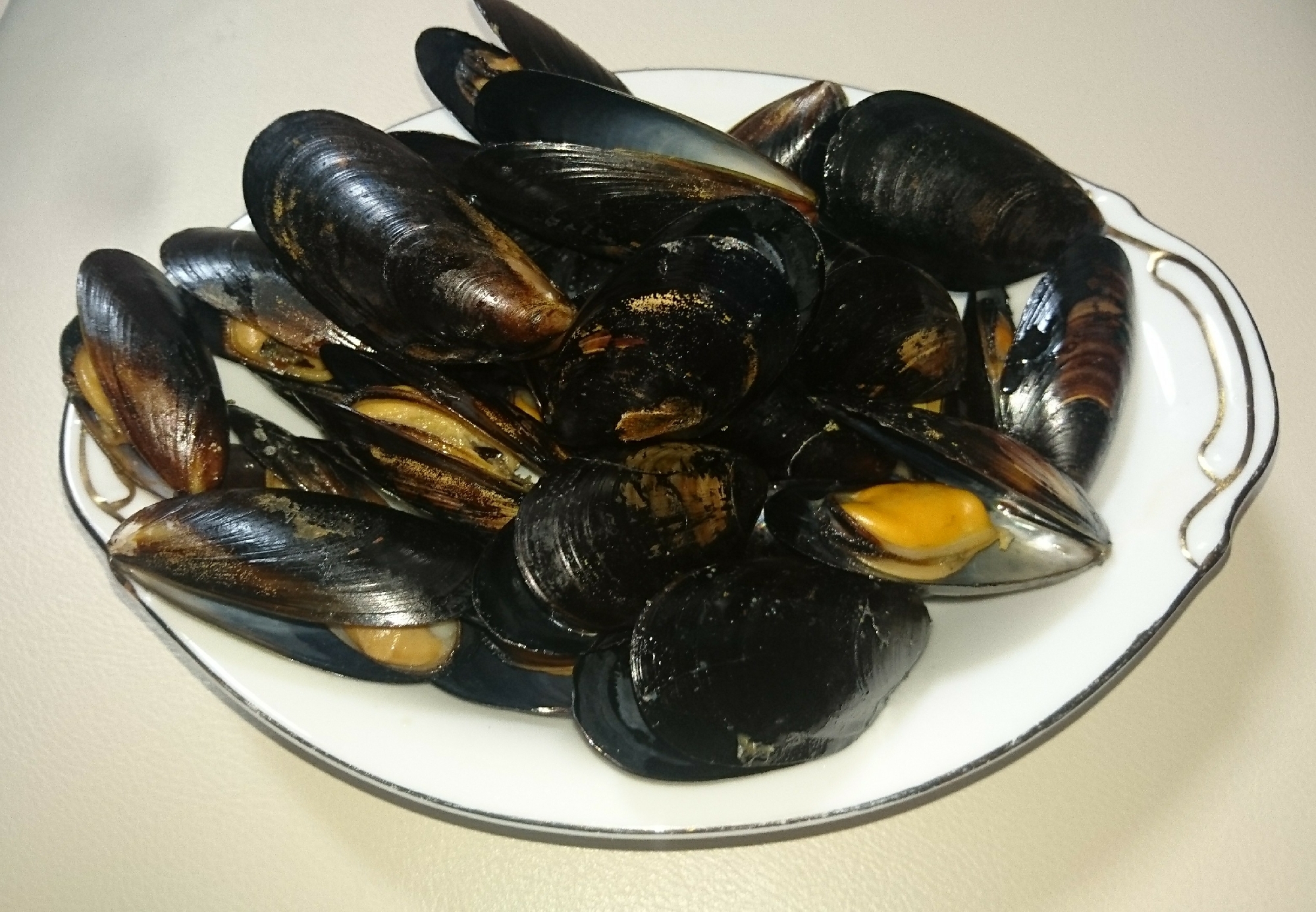 ムール貝を酒蒸しにして レシピ 作り方 By あきちゃんで す 楽天レシピ ムール貝を酒蒸しにして レシピ 作り方 By あきちゃんで す 楽天レシピ