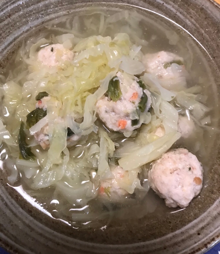 キャベツと野菜たっぷり鶏団子のスープ煮