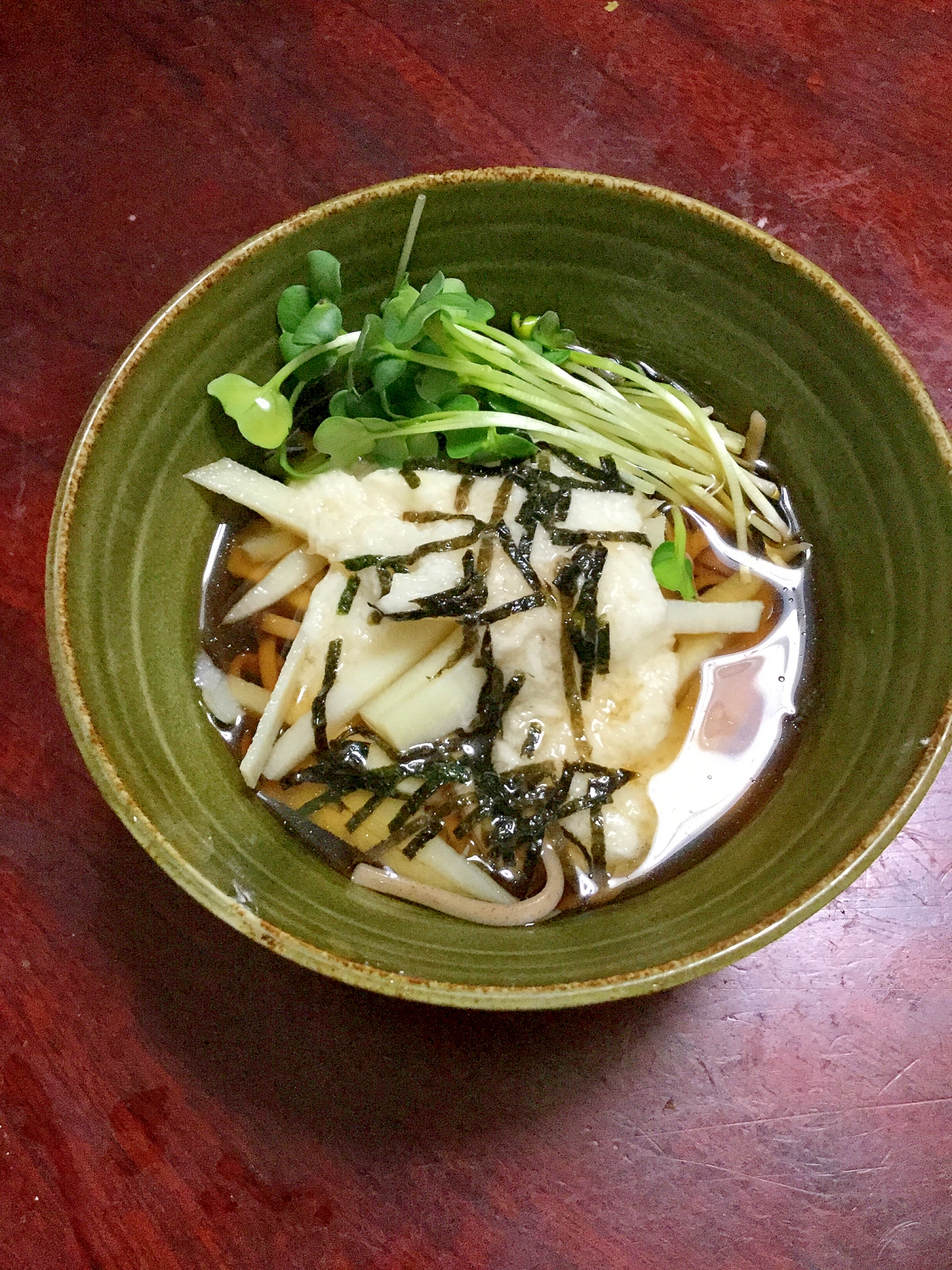 千切り長芋と貝割れの冷たい蕎麦！