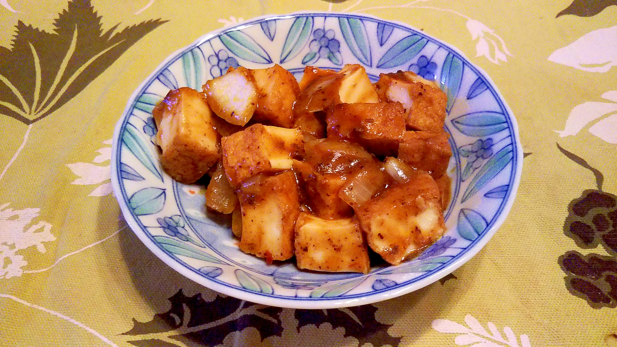 絹揚げ・玉葱の麻婆風