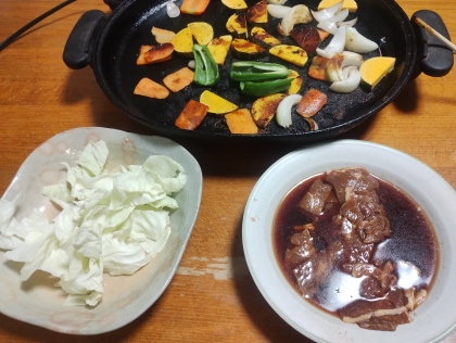 ホットプレートでジンギスカン♪
