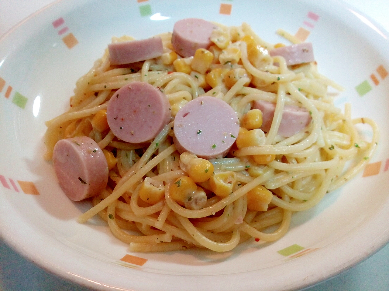 マジックソルトで　魚肉ソーセージとコーンのパスタ