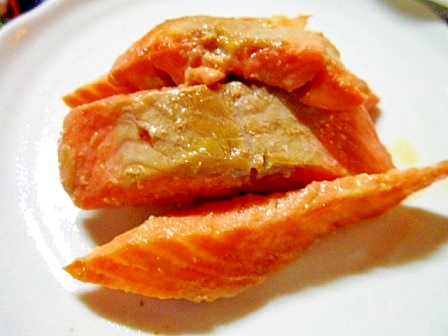 鮭のお刺身（ブツ）で　醤油漬け焼き