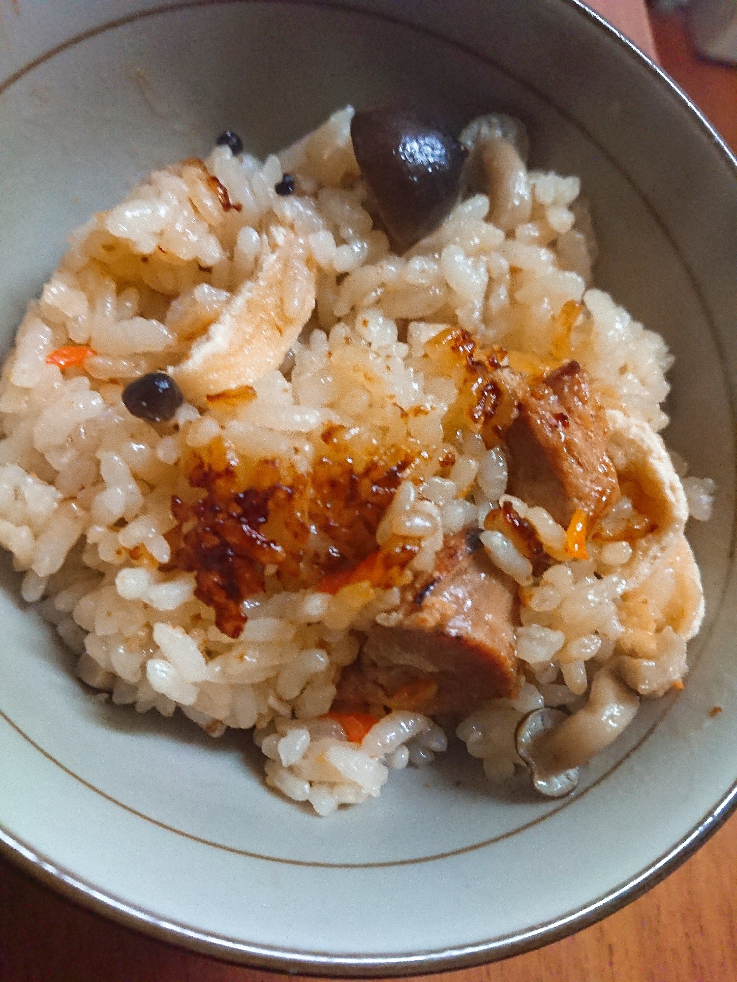 焼き鶏缶で炊き込みご飯