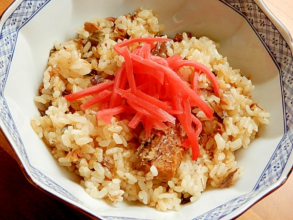 サバ味噌煮缶で❤青野菜入り炊き込みご飯♪（生姜他）