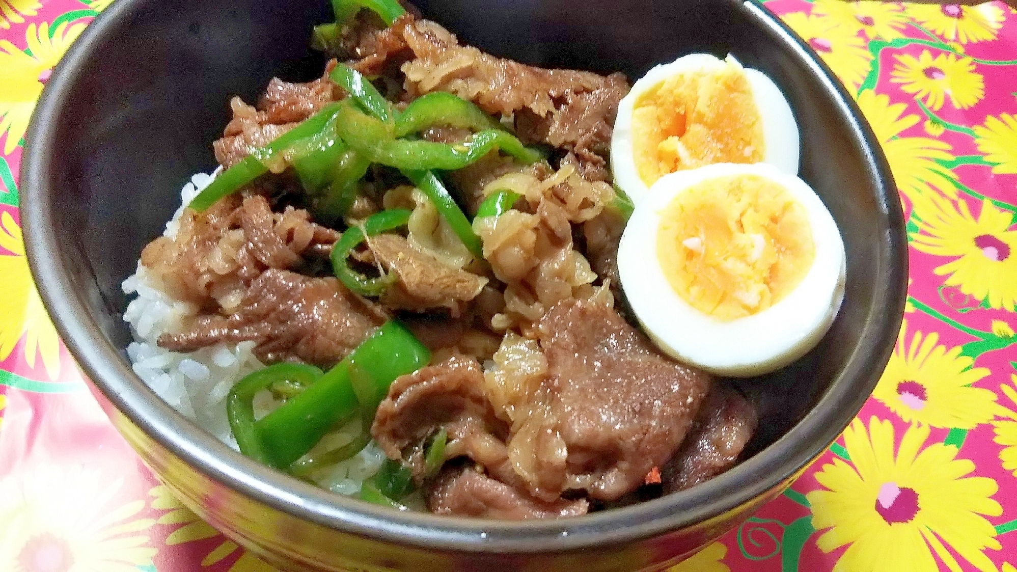 牛肉とピーマンの焼肉丼