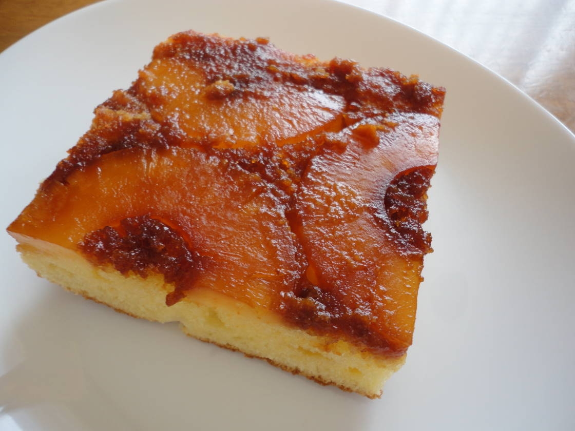 フライパンで アップサイドダウンケーキ レシピ 作り方 By Acchan66 楽天レシピ