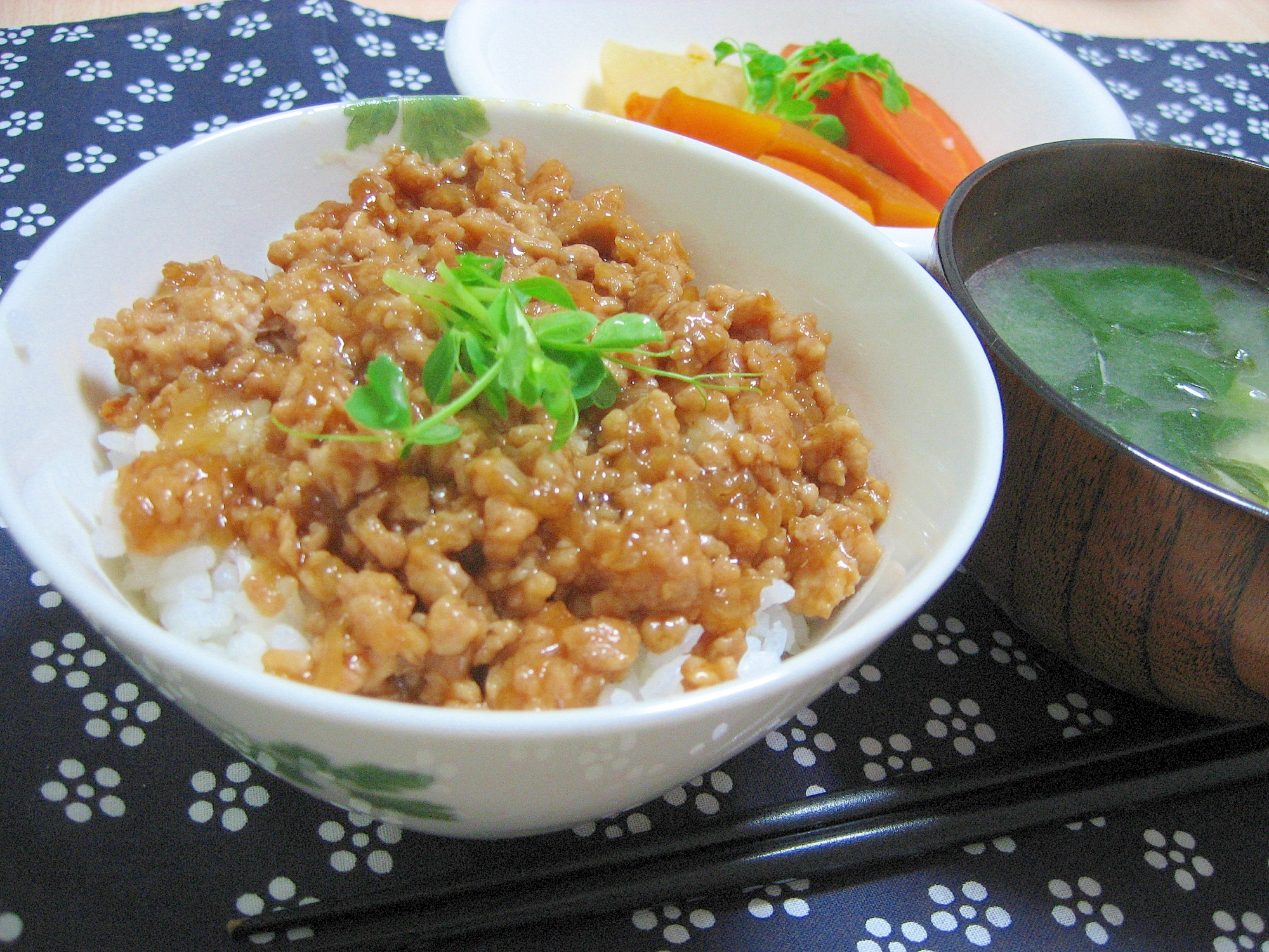 鶏ひき肉のあんかけ丼