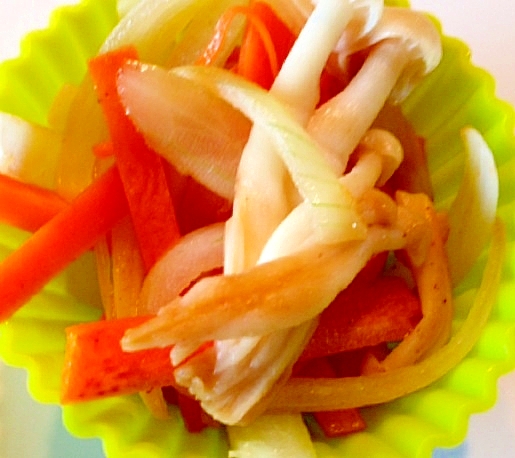 お弁当に ぶなしめじとにんじんの醤油マヨ炒め レシピ 作り方 By Erika3362 楽天レシピ