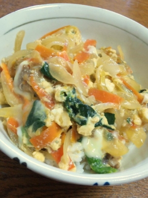 たっぷり野菜の卵とじ丼 レシピ 作り方 By ゆみぽぽぽぽーん 楽天レシピ