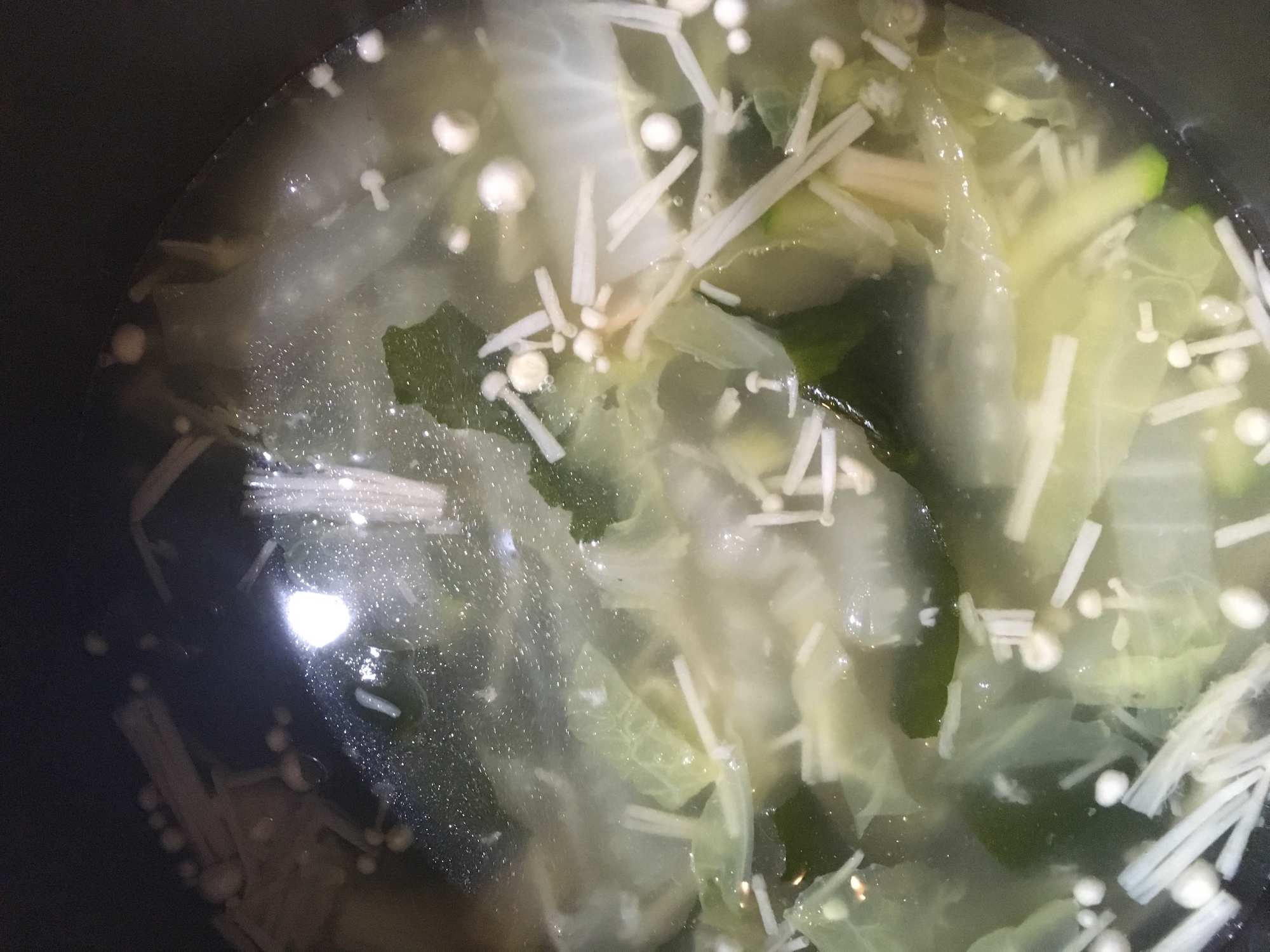 白菜ときゅうりとわかめとえのきのスープ