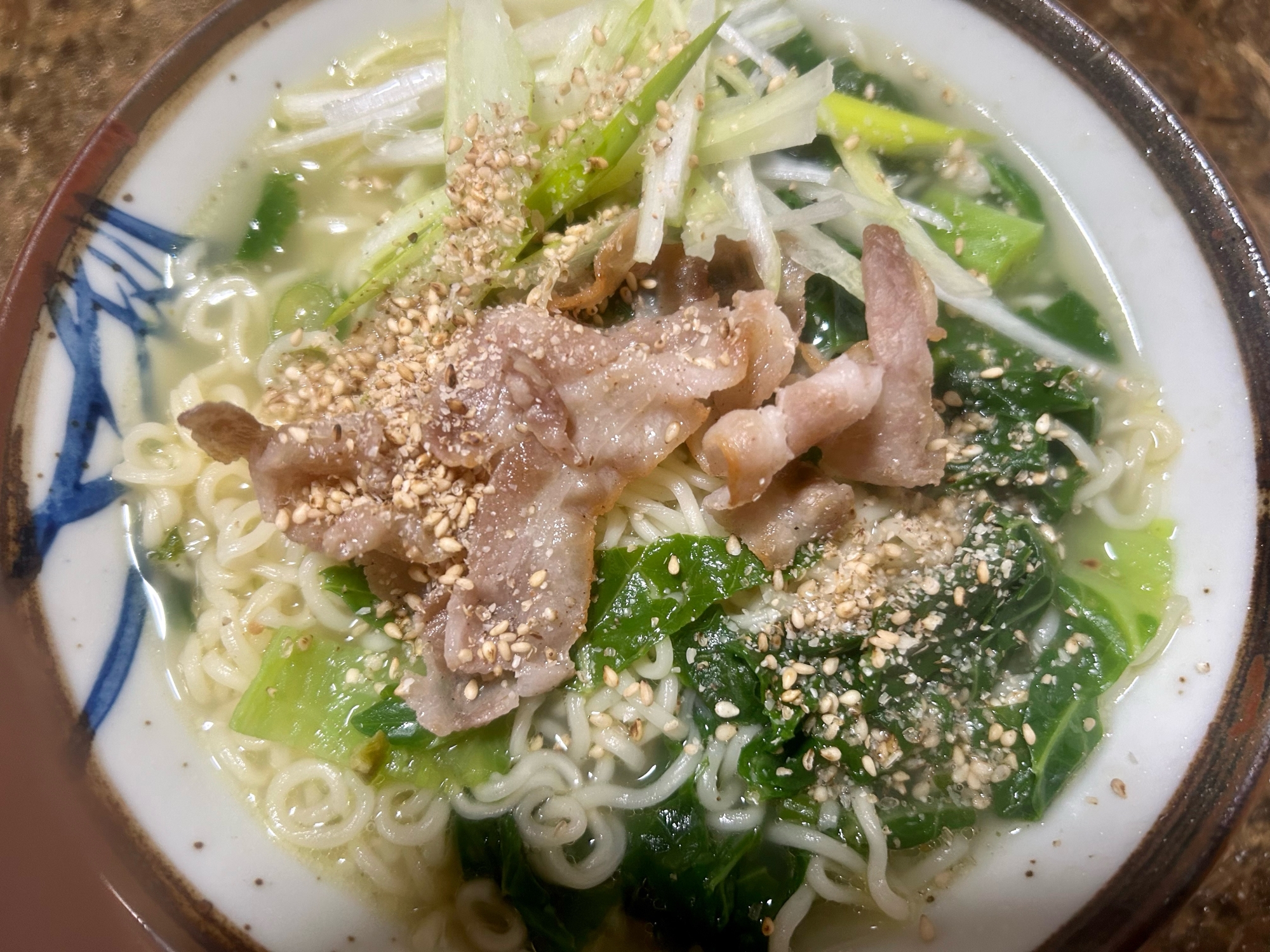 サッポロ1番塩ラーメンアレンジ（豚バラと高菜）
